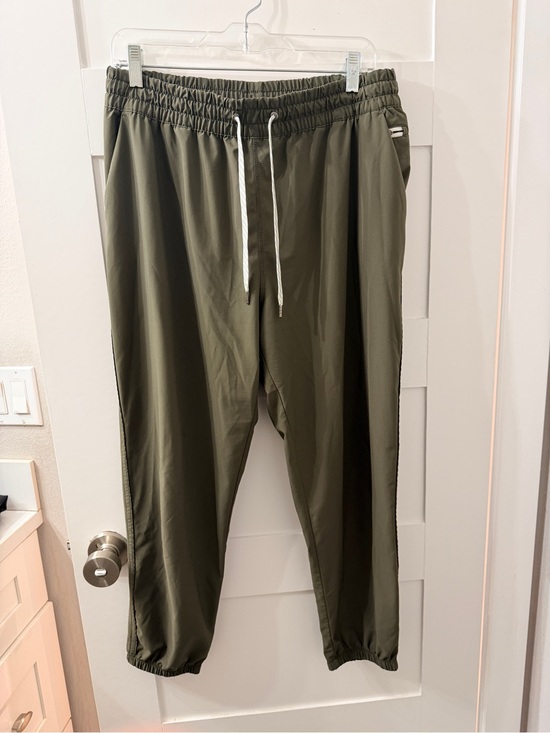 Vuori Pants - Vuori Olive Green Performance Joggers with Drawstring